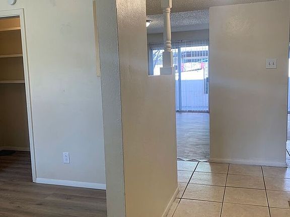 3rd image of 533 Palomas Dr SE