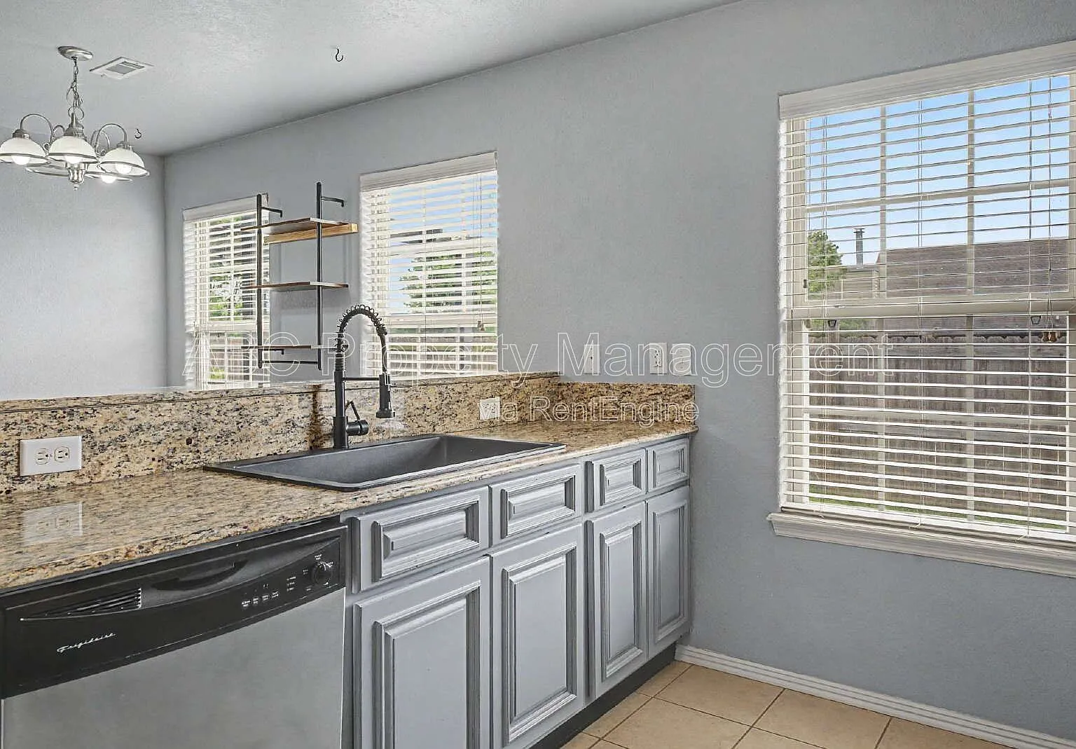 2 bed, 2.0 bath, 1028 sqft, $1,699 — Photo 4