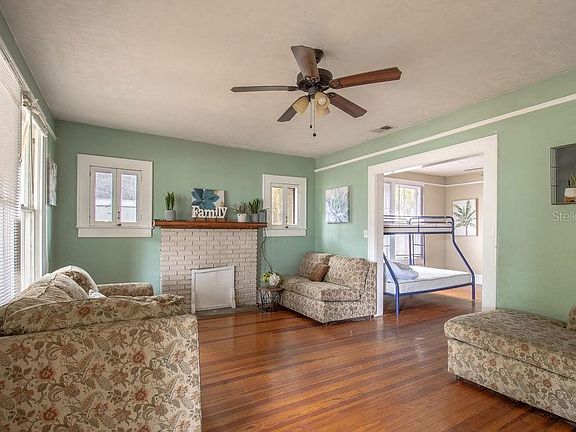 4th image of 907 NW 11th Ave