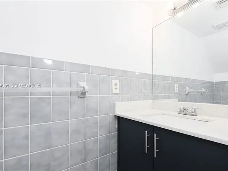 9044 SW 148th Ct #9044 — Photo 5