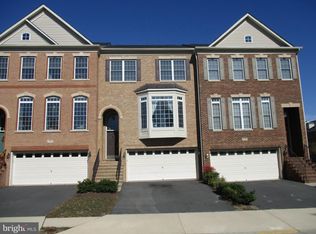 25860 Commons Sq, Chantilly, VA 20152