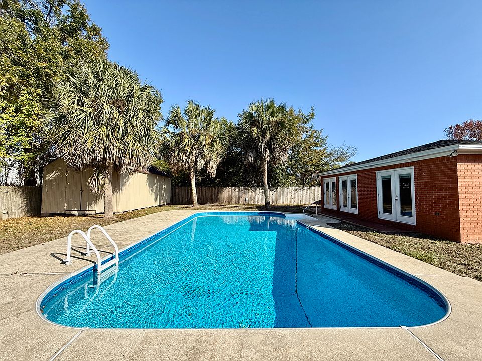 1st image of 3484 Willow Ln
