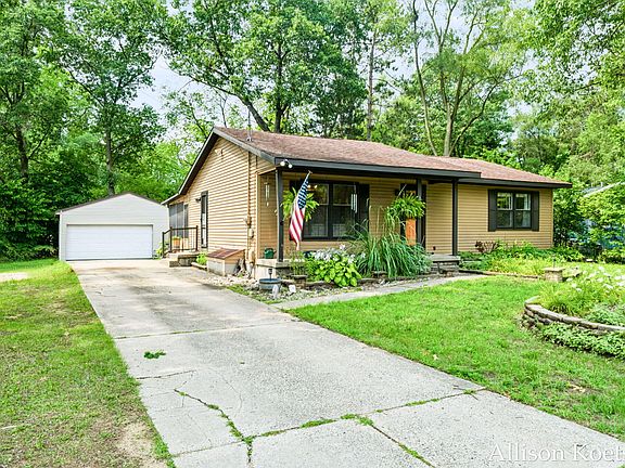 4th image of 3609 Jupiter Ave NE