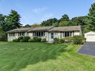 27 Potterstown Rd, Lebanon, NJ 08833