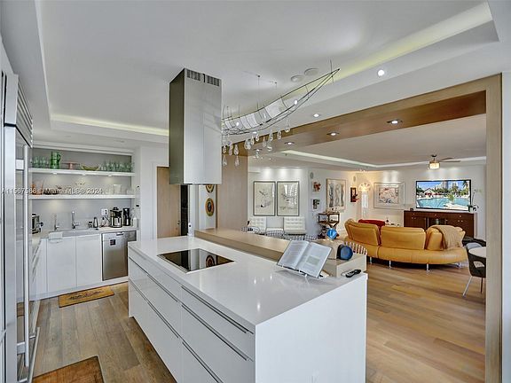 4th image of 2000 Island Blvd APT 1004