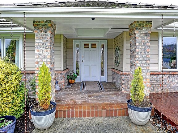 3rd image of 242 Lochwood Drive