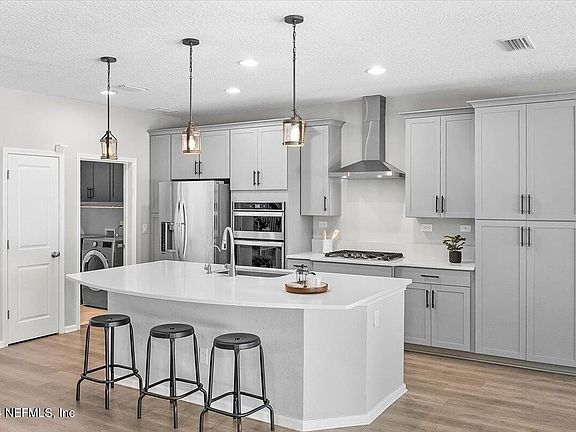 5th image of 2783 COPPERWOOD Avenue