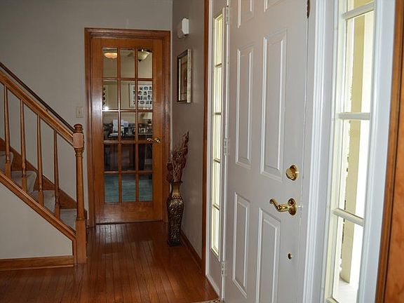 4th image of 203 Jacobs Ct