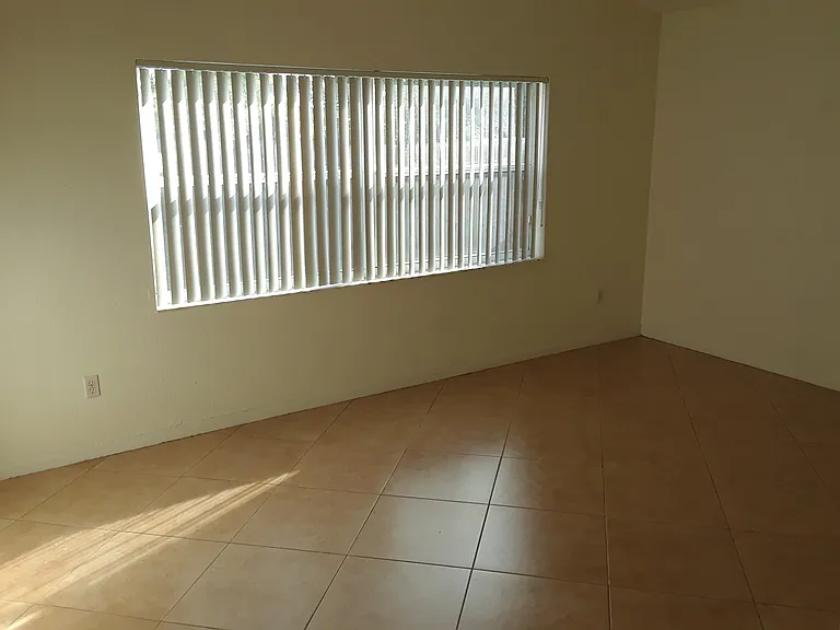 9636 Tavernier Dr — Photo 15