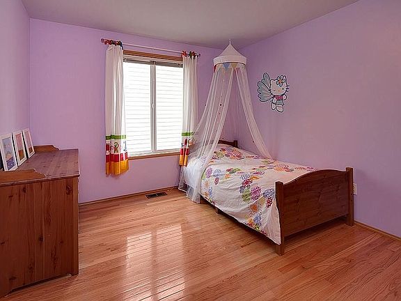 Nursery/2cd bedroom 