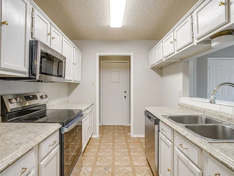 4517 Compass Ct — Photo 8