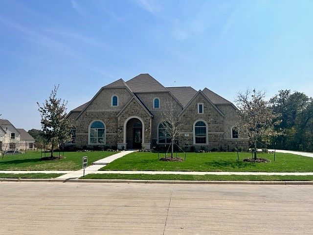 1st image of 965 Bluebonnet Dr