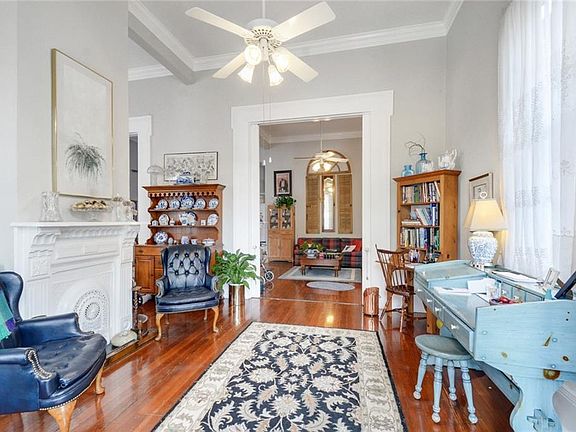 5th image of 329 Bermuda St