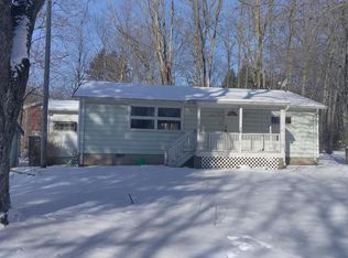 51474 Garrett Rd, Dowagiac, MI 49047