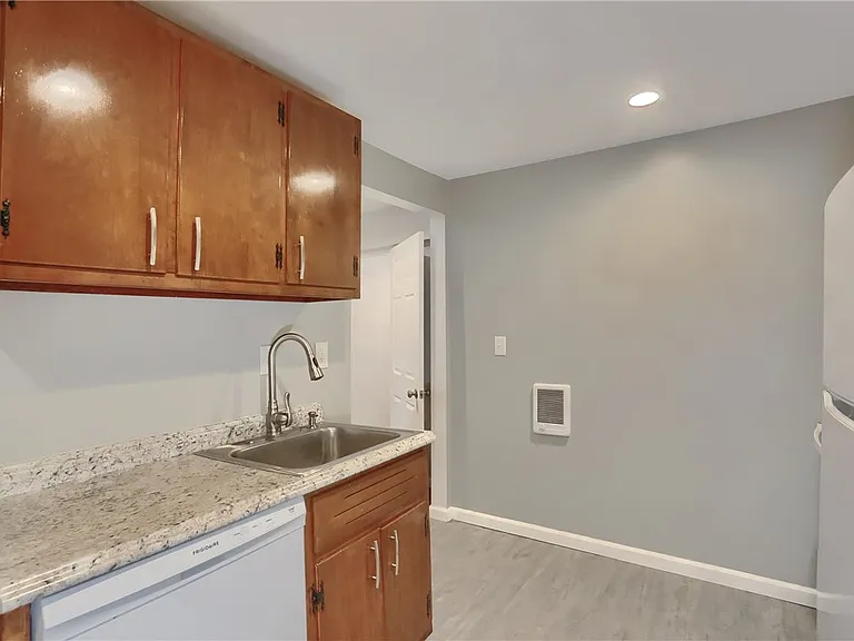 2501 Wildwood Rd — Photo 11