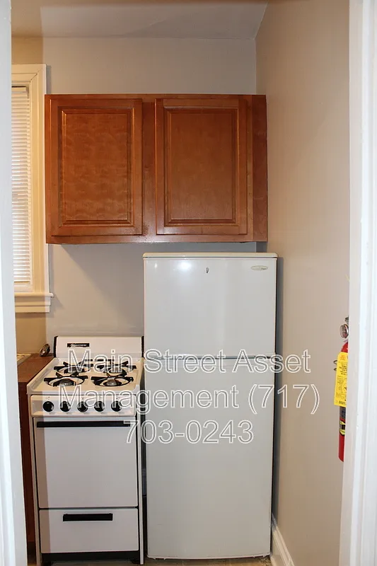 1 bed, 1.0 bath, $995 — Photo 3