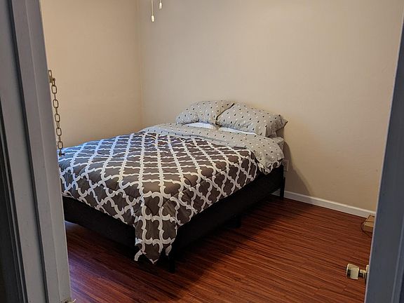 5th image of 3722 Bentley Dr