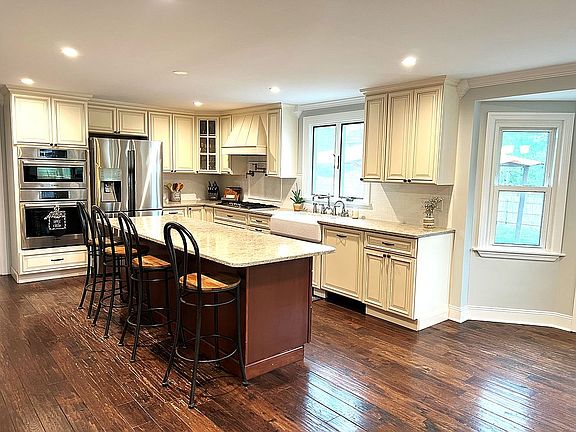 Eat in Kitchen