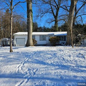 96 Woodside Ave, Midland Park, NJ, 07432