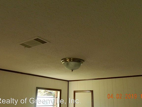5th image of 743 Bell Cir