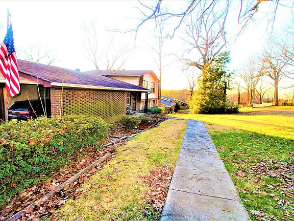 2nd image of 818 W 62nd St