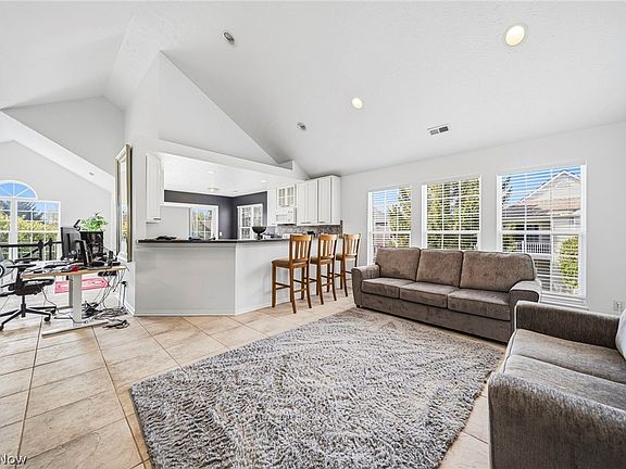 4th image of 351 E Legend Ct APT C