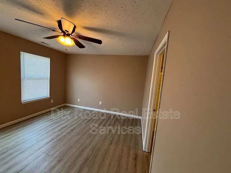 100 Kaitlin Way — Photo 23