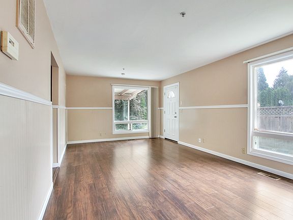 2nd image of 2648 S 135th St