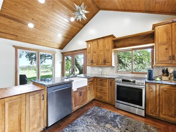 190 Carol Ann Dr, Austin, TX 78737