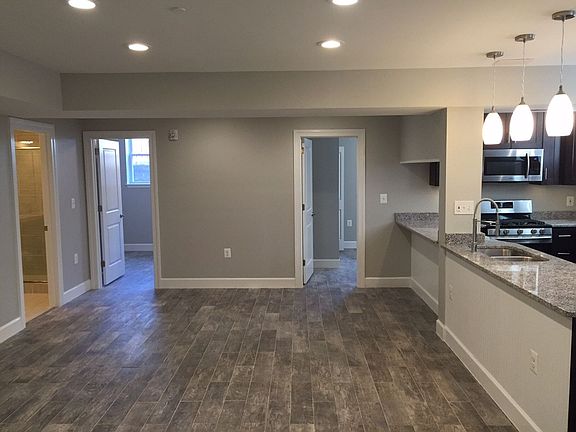 2nd image of 1445 Oak St NW #B1
