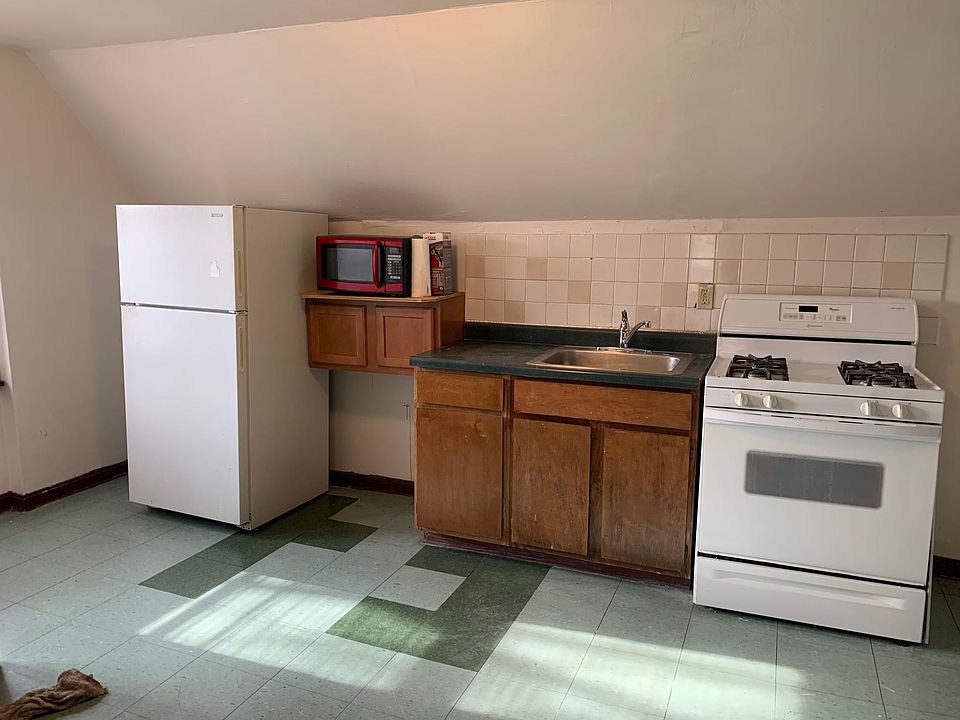 2nd image of 9604 Yale Ave #3