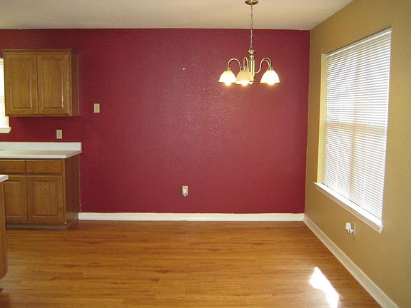 4th image of 3459 W Fairfax St