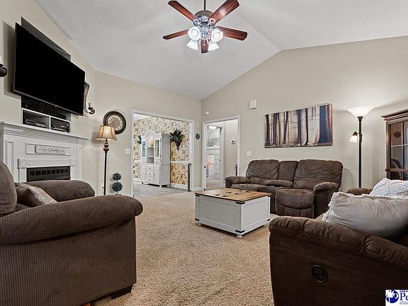 5th image of 108 Branford Rd