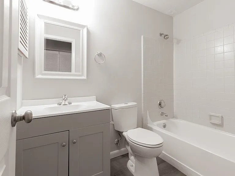 Oak Terrace — Photo 4