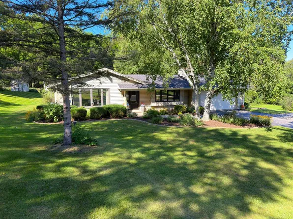 W240N4035 Swan ROAD, Pewaukee, WI 53072