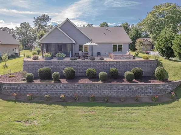 97 Lindsey Ln, Blue Ridge, GA 30513