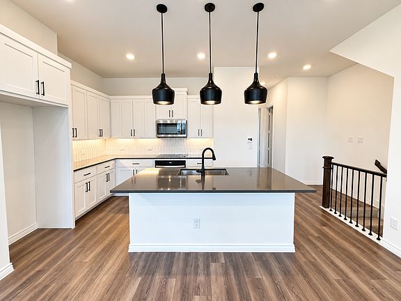 2nd image of 4708 Craymore Rd