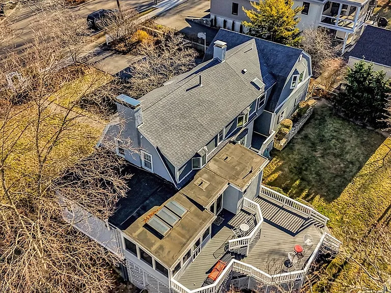 243 Upland Ave — Photo 5
