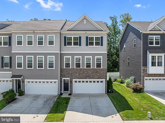 4th image of 50 Sullivan Way