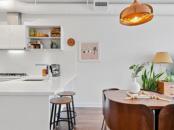 4th image of 108 E 1st Ave #210