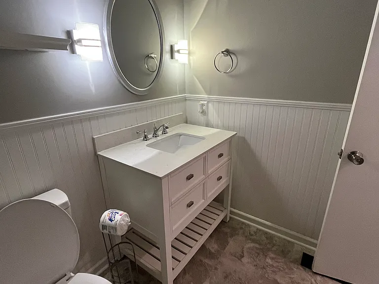 Upstairs shared bathroom