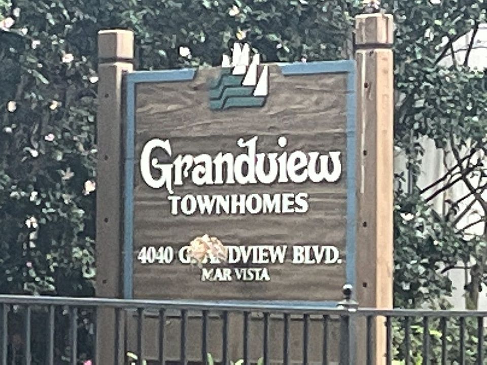 1st image of 4040 Grandview Dr #79
