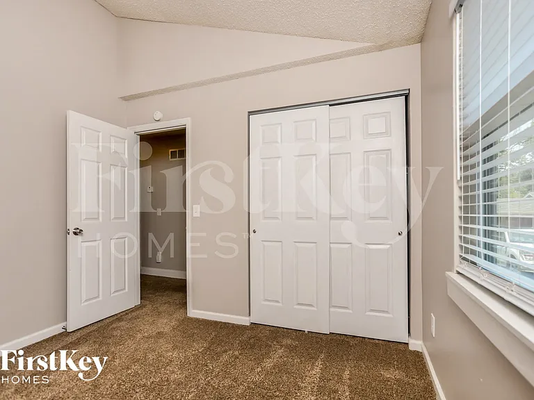24 Pheasant Ln — Photo 11