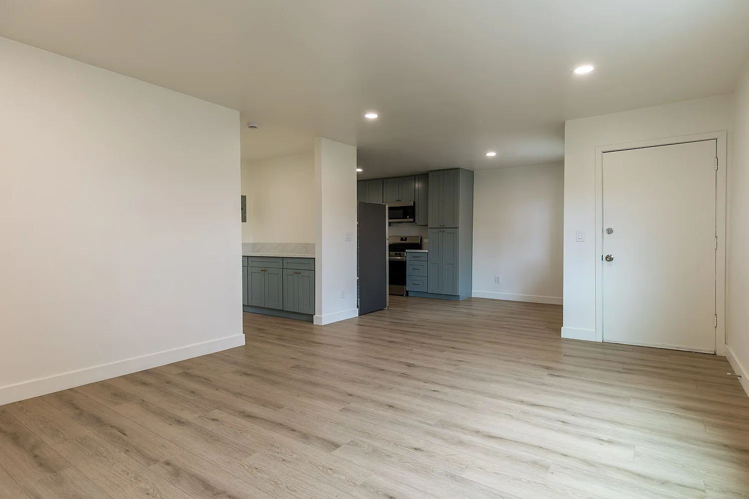 2 bed, 800 sqft, $2,495 — Photo 3