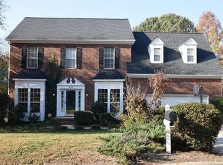 8739 Coach Wood Ct, Charlotte, NC 28216