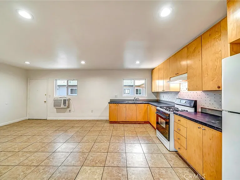 6735 Elmer Ave #12 — Photo 3