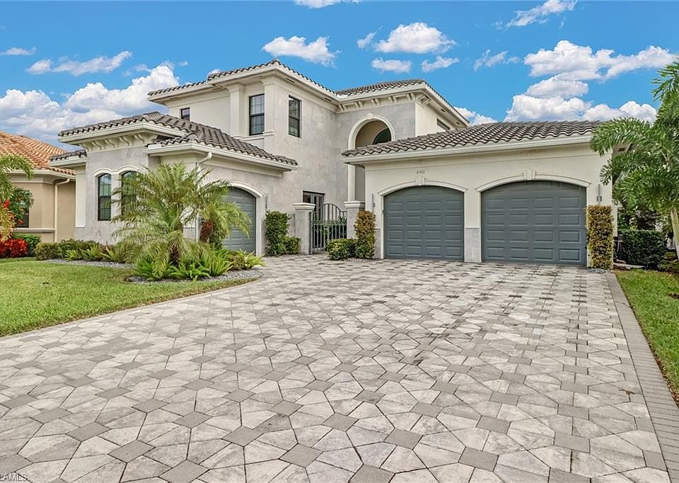 Home For Sale In Stonecreek