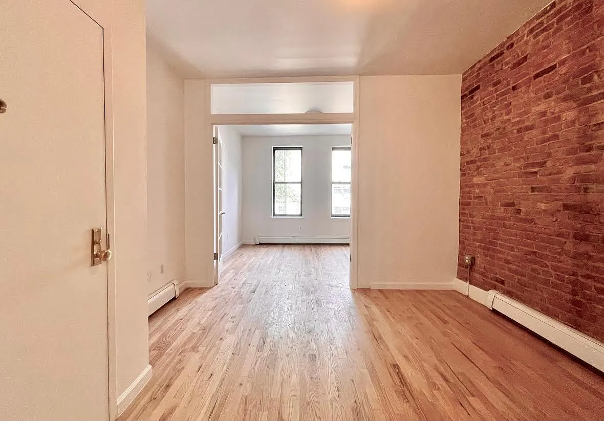 122 Linden Street — Photo 4