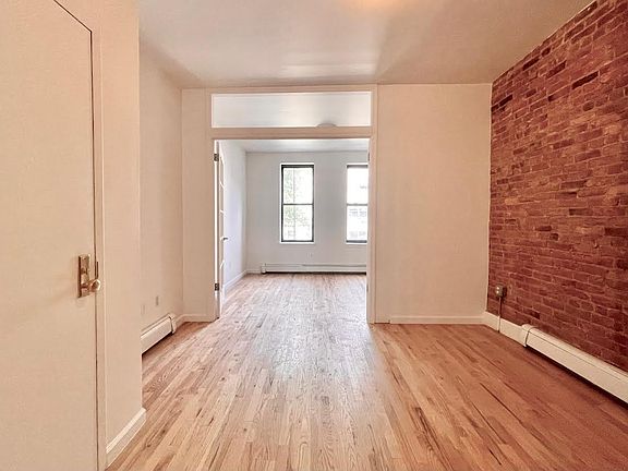 4th image of 122 Linden St #2R