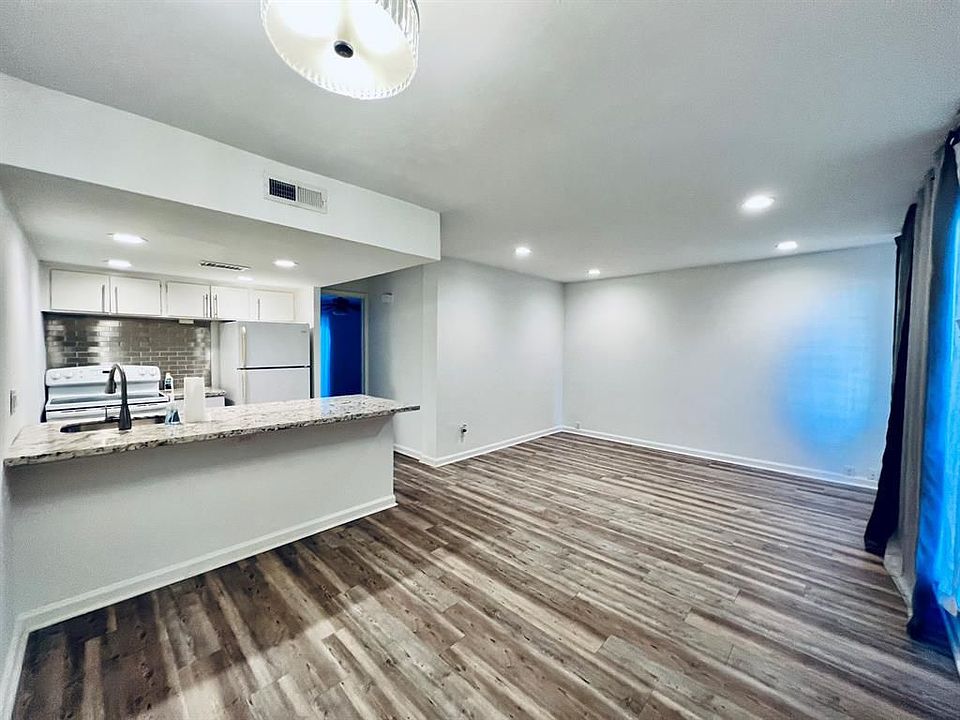 1st image of 5343 Richmond Ave #9